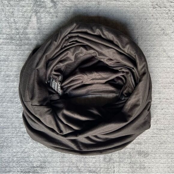 Beyong Yoga Black Infinity Scarf with a Cellphone Zipper Pocket Soft Durable - Picture 2 of 9
